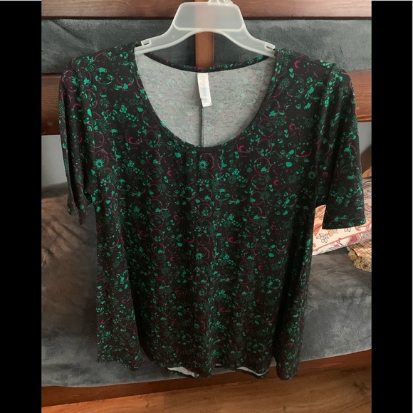 LulaRoe Perfect T - Picture 1 of 3